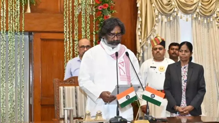 JMM leader Hemant Soren sworn in as Jharkhand CM amid political reshuffle (WATCH) AJR