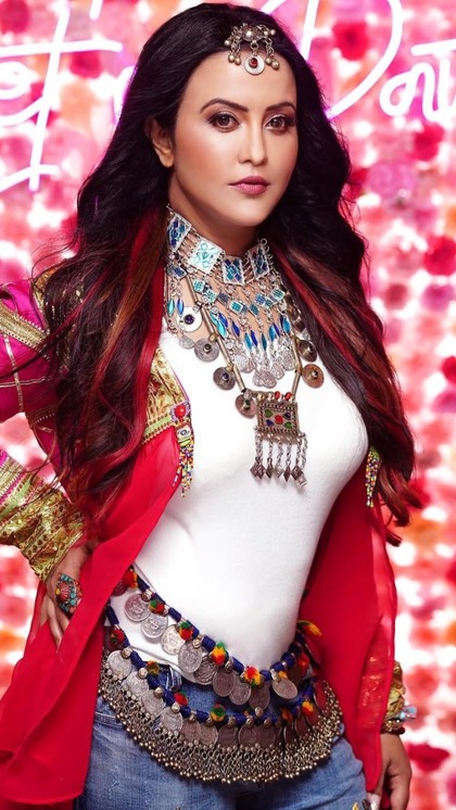Amruta Fadnavis also does modeling