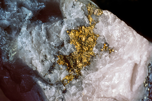 1,000 tonnes of GOLD worth $80 billion discovered in China: Look at world's largest deposits of precious metal shk