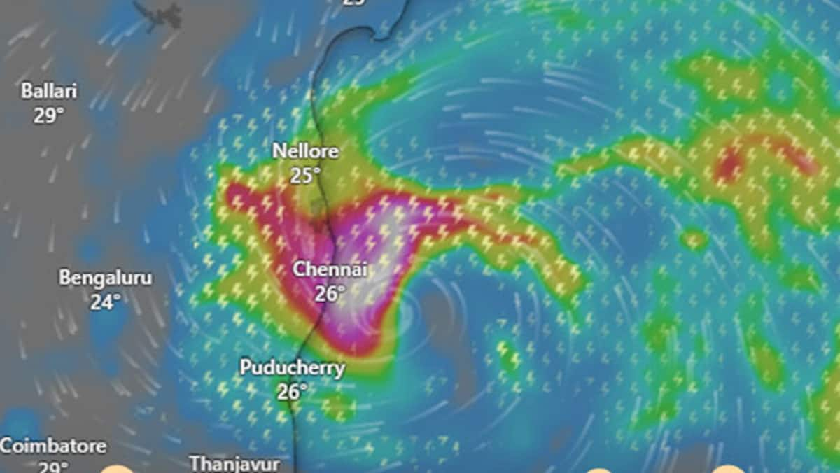 Tamil Nadu WeatherCyclone Fengal Chennai airport resumes flight