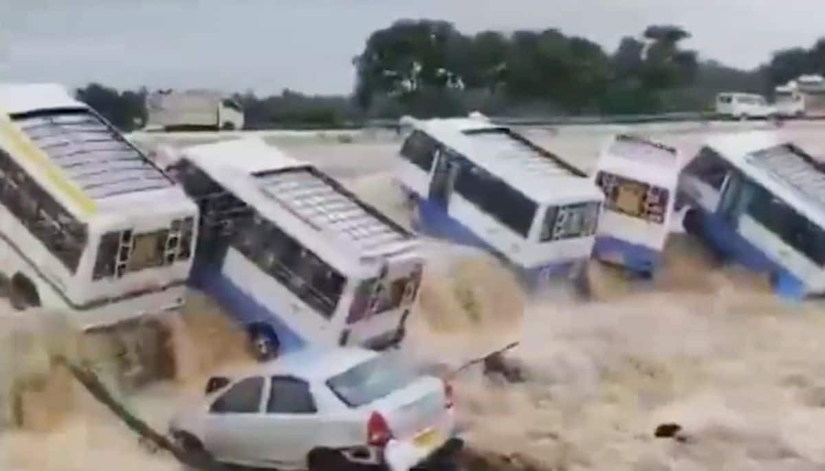 Heavy Rain in South India due to Cyclone Fengal grg 