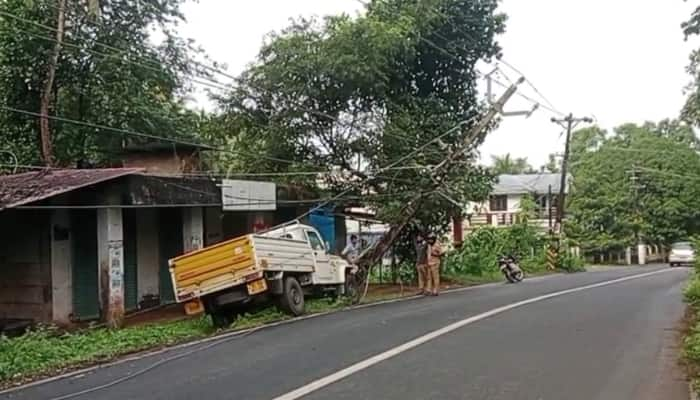 pick-up van that went out of control rammed into an electricity post in Vadakancherry