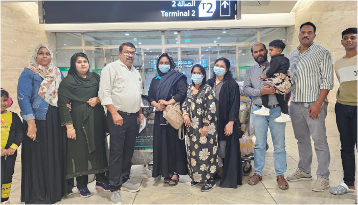 three malayali woman returned from saudi to homeland with the help of embassy after crisis in company 