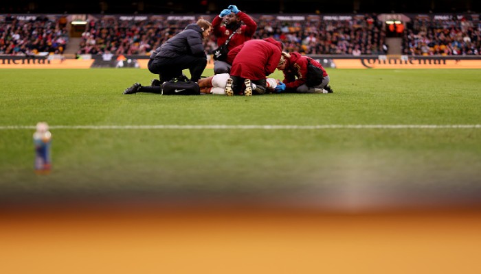 Why do super-fit, young athletes keep collapsing on pitch? Experts might have the answer shk