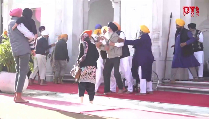 man opened fire at Shiromani Akali Dal leader Sukhbir Singh Badal at  Amritsar Golden Temple