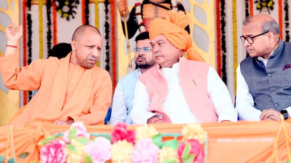 MP Assembly Speaker Narendra Singh Tomar Praised Yogi Adityanath for UP development mma