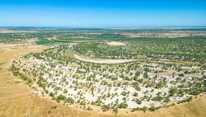 Great Green Wall China completed 3000 km green belt around largest desert Taklamakan 