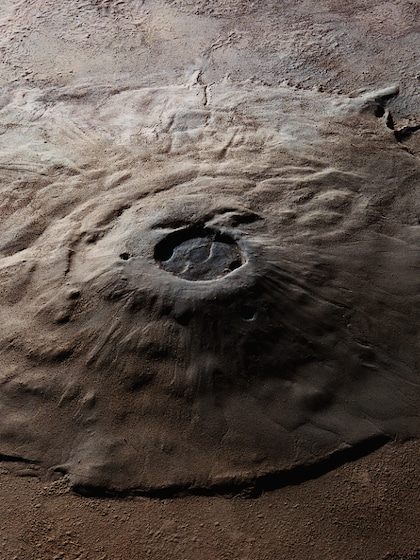 Tallest Mountain in Solar System is Not Everest; Know where it is!