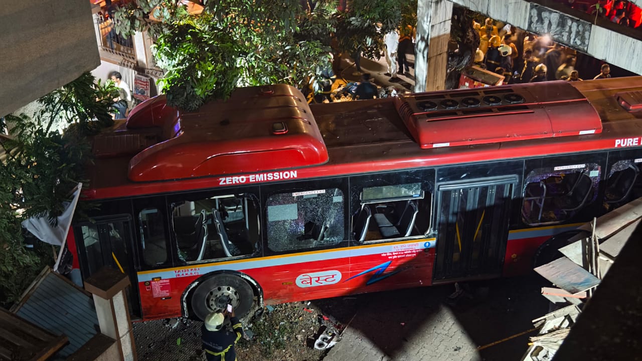 mumbai accident driver stepped on the accelerator instead of the brake and inexperienced to drove ev 