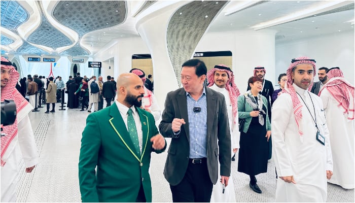 guides who knows multiple languages deployed to help riyadh metro passengers 