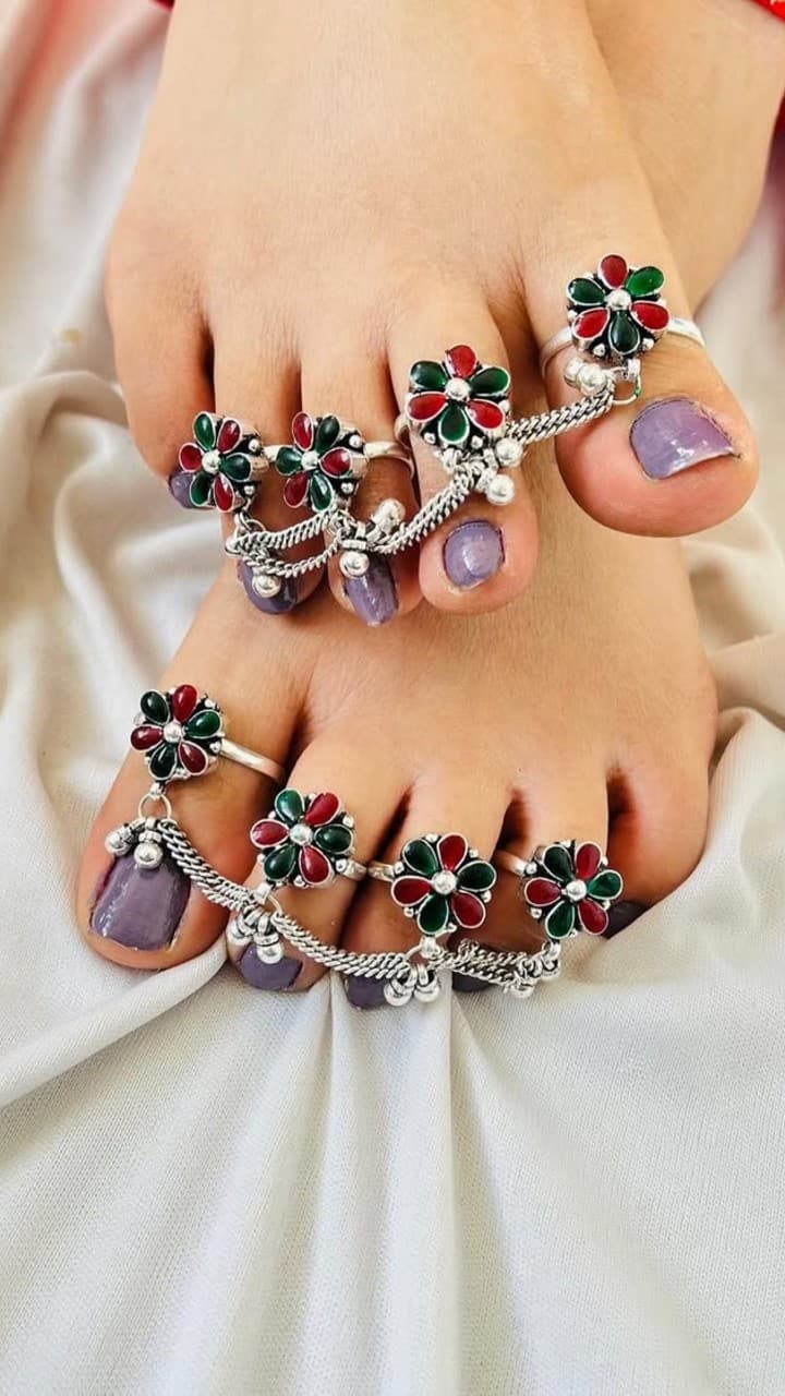 Trending Toe Ring Designs Year Ender 2024 mrq