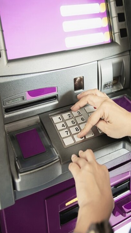 बिना झंझट ATM से निकालें PF का पैसा, जानें कैसे करें खाता लिंक?