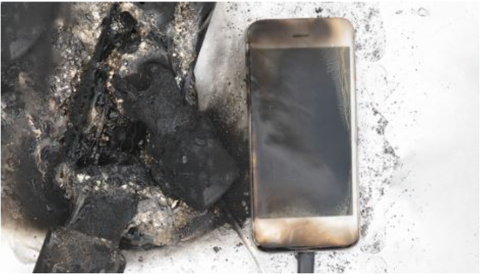 six family members died in saudi after mobile phone charger exploded while charging 