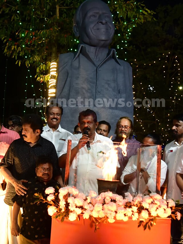 മഹാപ്രതിഭകൾക്ക് ആദരം