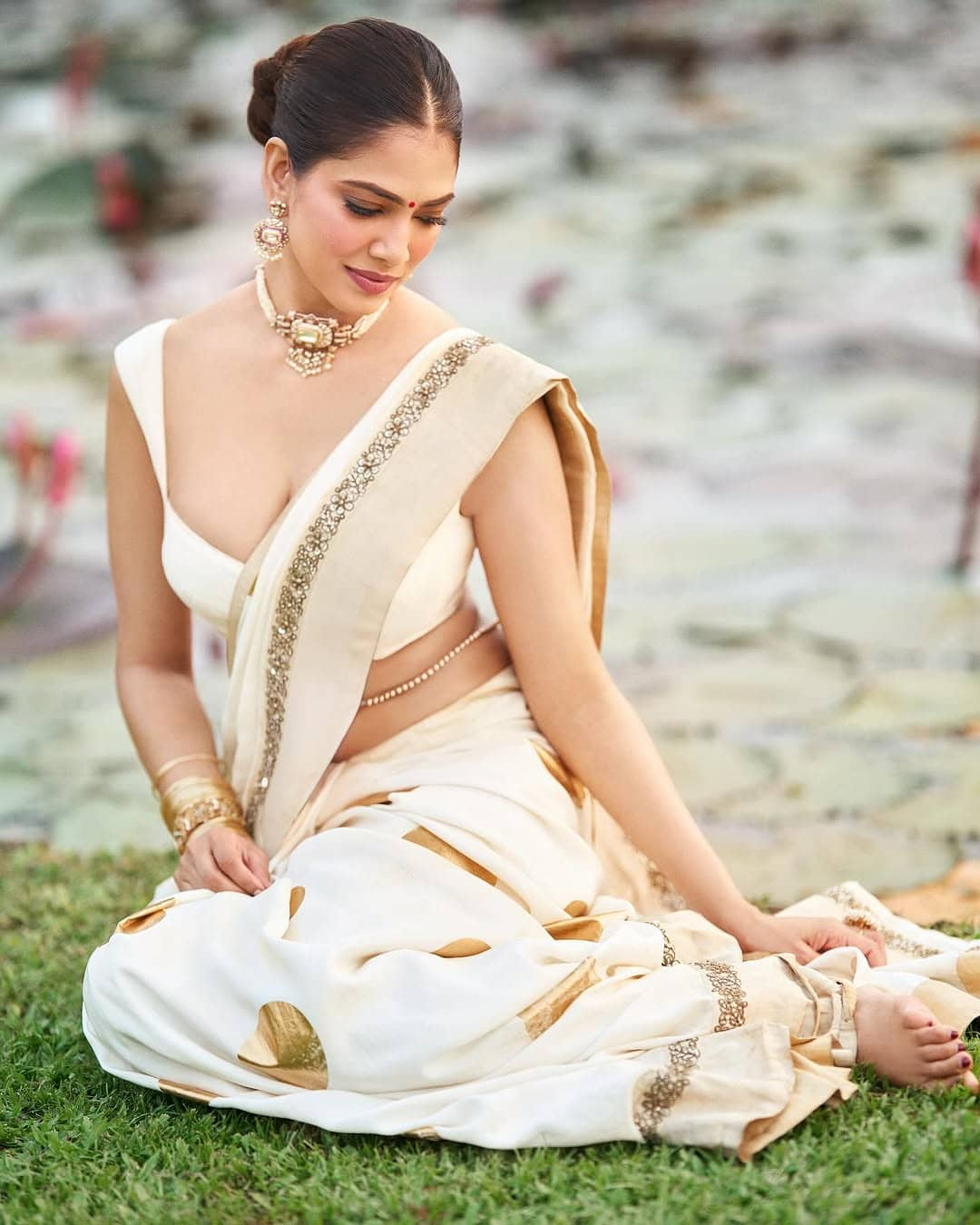 PHOTO Malavika Mohanan's stunning white saree RBA