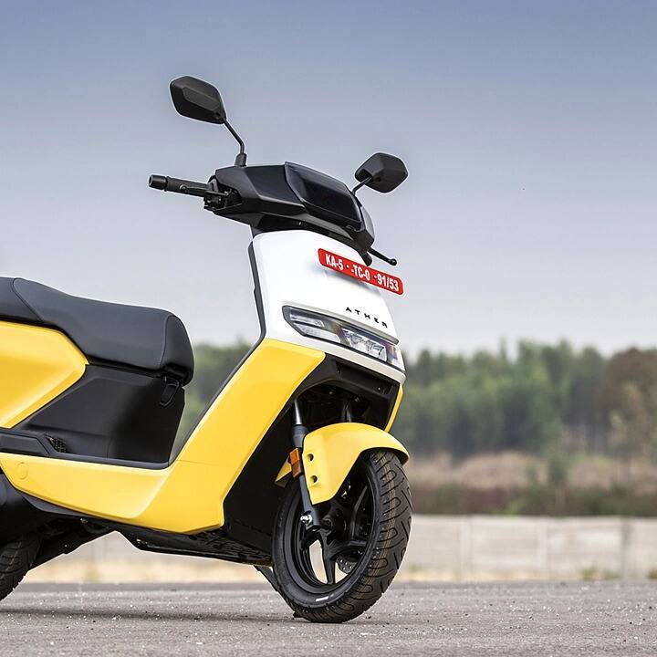 Ather Rizta hits 1 lakh sales! Up to 125 km range; competes with Ola, TVS, Bajaj