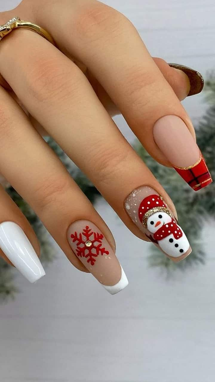 Trendy Christmas Nail Art Designs for Long and Short Nails suh