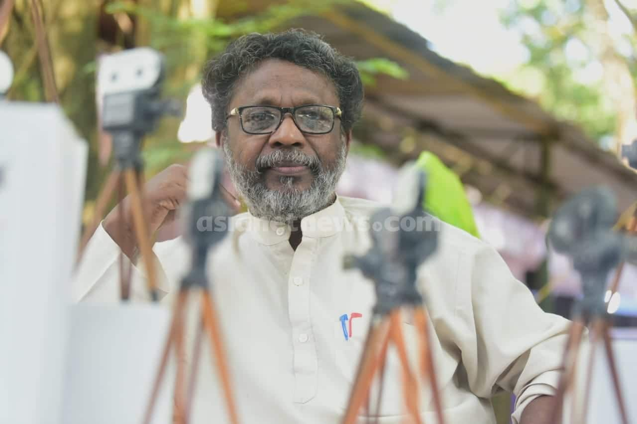 IFFK 2024 Mohan Neyyattinkara camera miniatures hrk