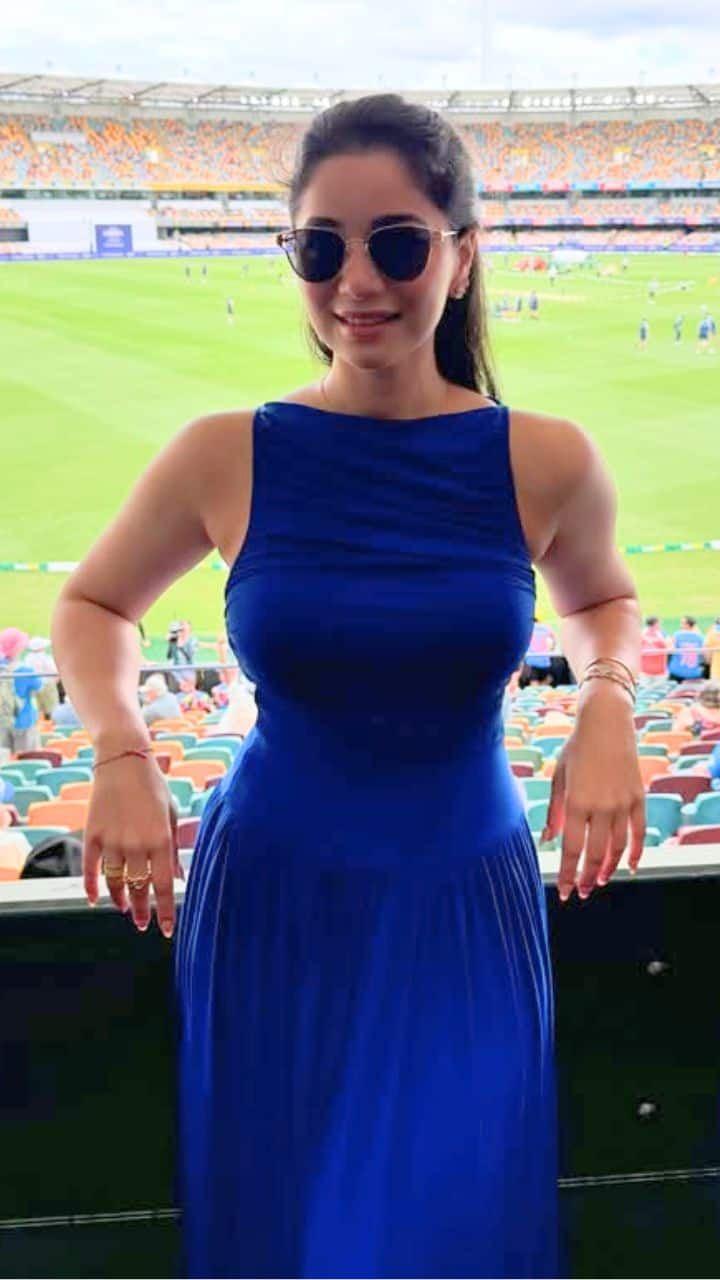 Sara Tendulkar blue dress price Brisbane Test match India vs Australia kvn