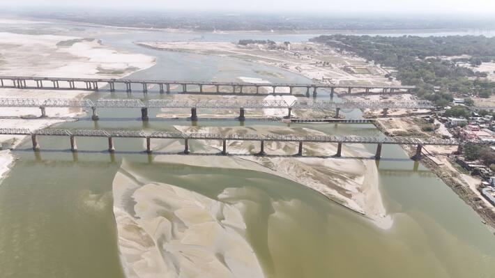   UP Prayagraj  mahakumbh 2025 yogi government ganga single stream sangam snana area expanded