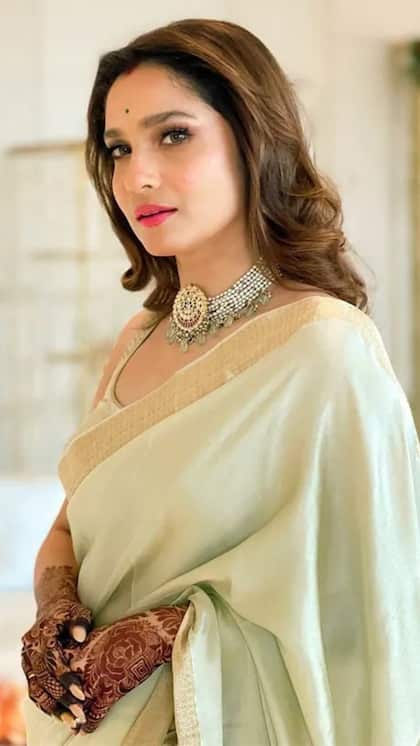 Simple Curls Hairstyle with Saree