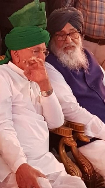 <p>हरियाणा के पूर्व सीएम ओमप्रकाश चौटाला का निधन हो गया। 89 साल की उम्र में, गुरुग्राम के मेदांता अस्पताल में कार्डियक अरेस्ट के कारण अंतिम सांस ली। वे पांच बार हरियाणा के सीएम रहे।</p>
