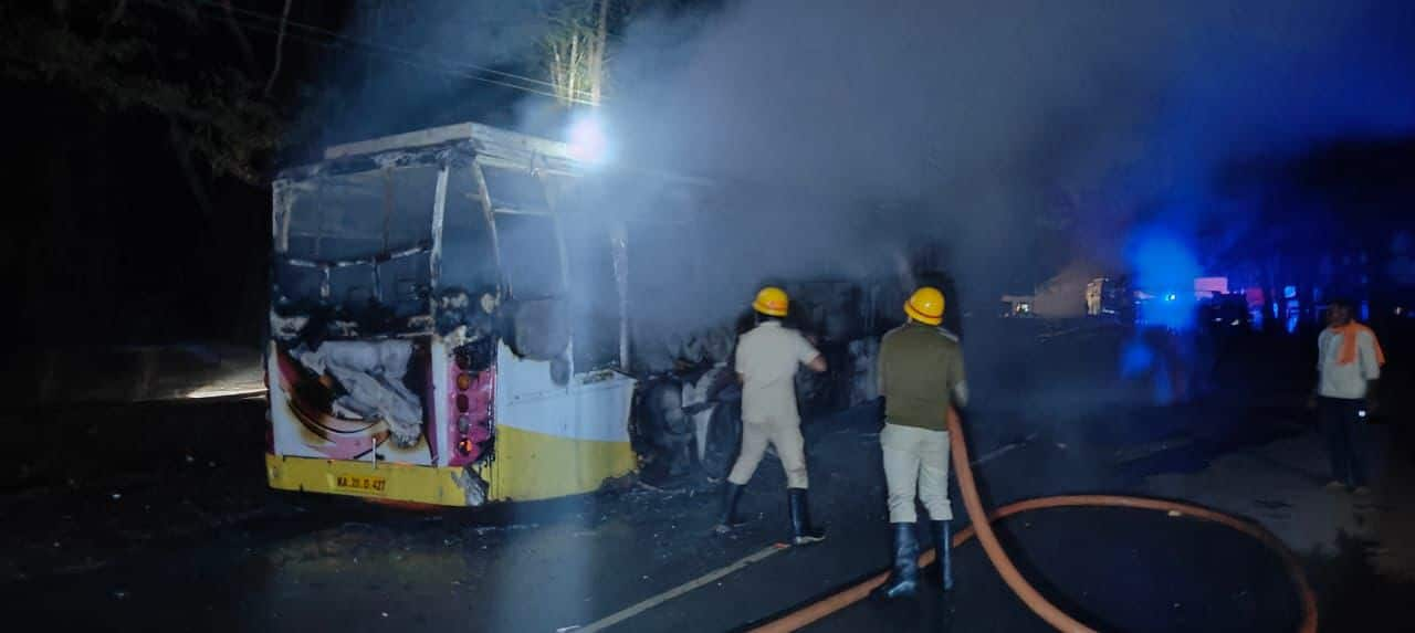 VRL bus fire accident near Guilala toll gate chitradurga rav