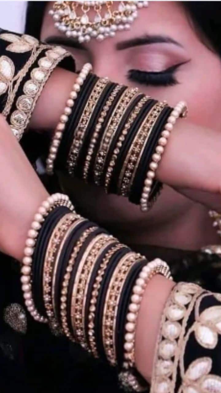 Black Velvet Bangles Winter Wedding Outfit Ideas suh