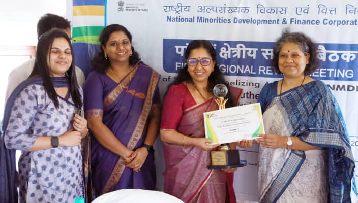 women development corporation kerala bags national award for best channelising agency