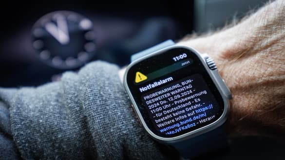 Do smartwatches cause cancer? If yes, what kind of cancer, and what should we do then? shk