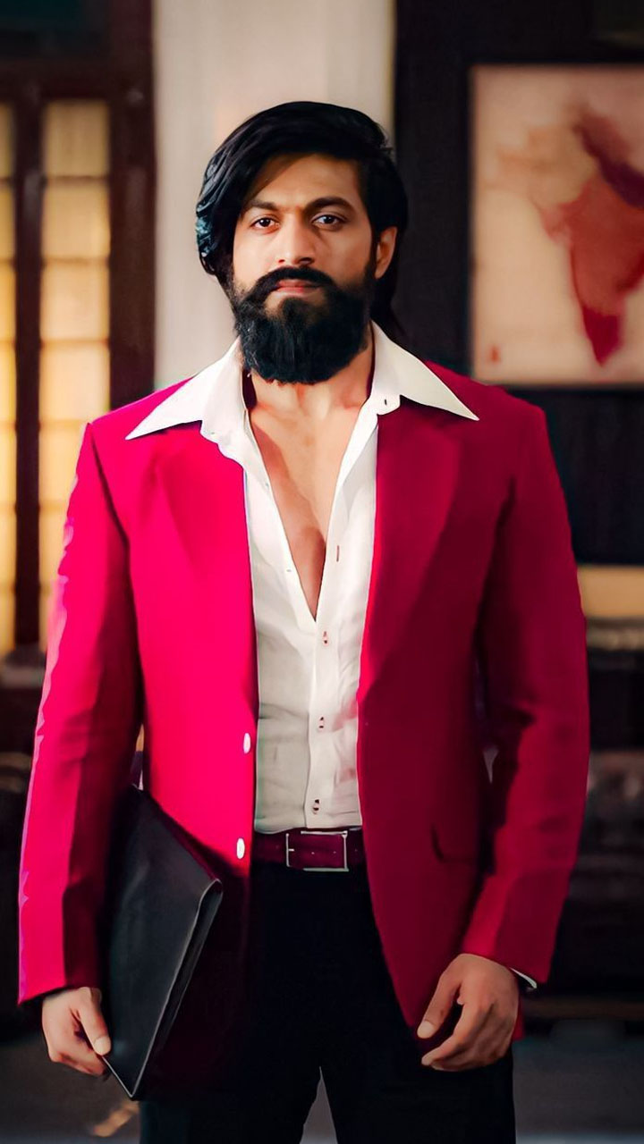 ರೆಕಾರ್ಡ್ ಬುಕ್ನಲ್ಲಿ ಯಶ್ ಮತ್ತೊಂದು ಮೈಲುಗಲ್ಲು; ವಿಲನ್ ಆಗೋಕೆ 150 ಕೋಟಿ ಸಂಭಾವನೆ?