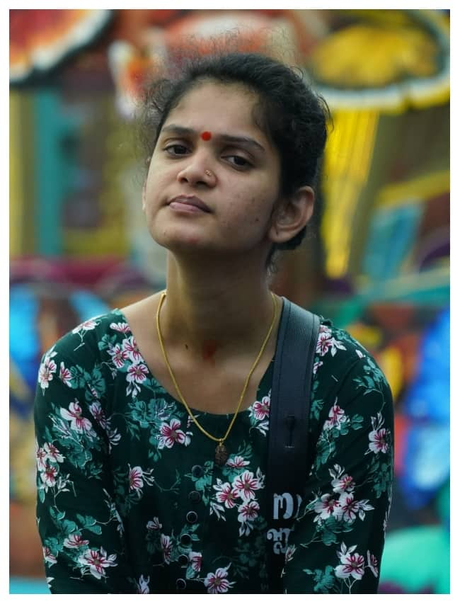 bigg boss kannada 11 chaithra kundapura regrets accepted show gow