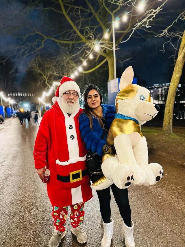 Deepika Das celebrates Christmas in London pav