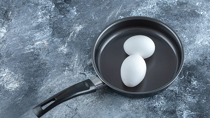 hack-for-boiling-egg-with-ice-cubes