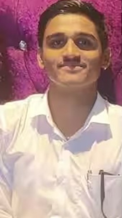 వీడి జీతం రూ.13,000... కానీ ప్రియురాలికి వజ్రాల కళ్లద్దాలు గిప్ట్