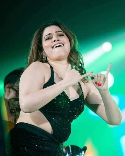 <p>తెలుగులో ఎన్టీఆర్, ప్రభాస్, మహేష్, రామ్ చరణ్ లాంటి స్టార్స్  సరసన నటించి మెప్పించింది తమన్నా. </p>

