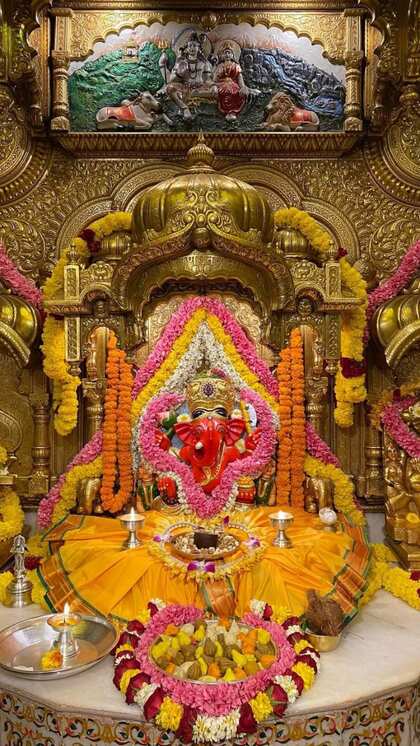 2025 च्या पहिल्याच दिवशी Siddhivinayak दर्शन ते आरतीच्या वेळा, वाचा