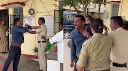 Mandya Accused slaps police constable at police station itself san