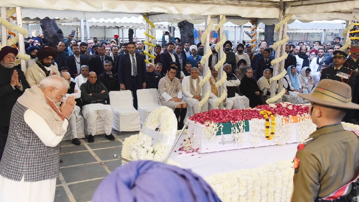 Narendra Modi paid last respects to Manmohan Singh