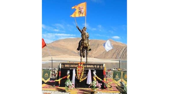 What is the controversy around installation of Maratha warrior Chhatrapati Shivaji statue at Pangong Tso?