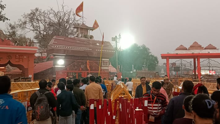 On the occasion of Prayagraj Mahakumbha the number of devotees at Hanuman temple increased four times KAK