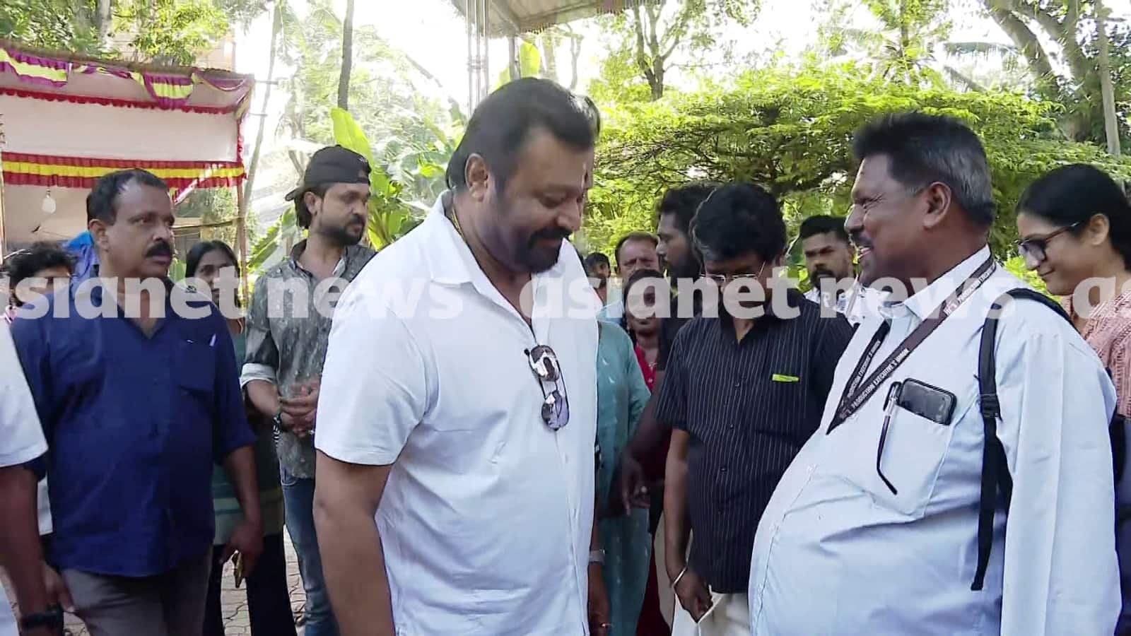 actor suresh gopi joined ottakomban movie location in trivandrum 