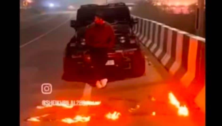 Uttar Pradesh: Man sets road on fire for New Year reel in Fatehpur, arrested (WATCH) vkp