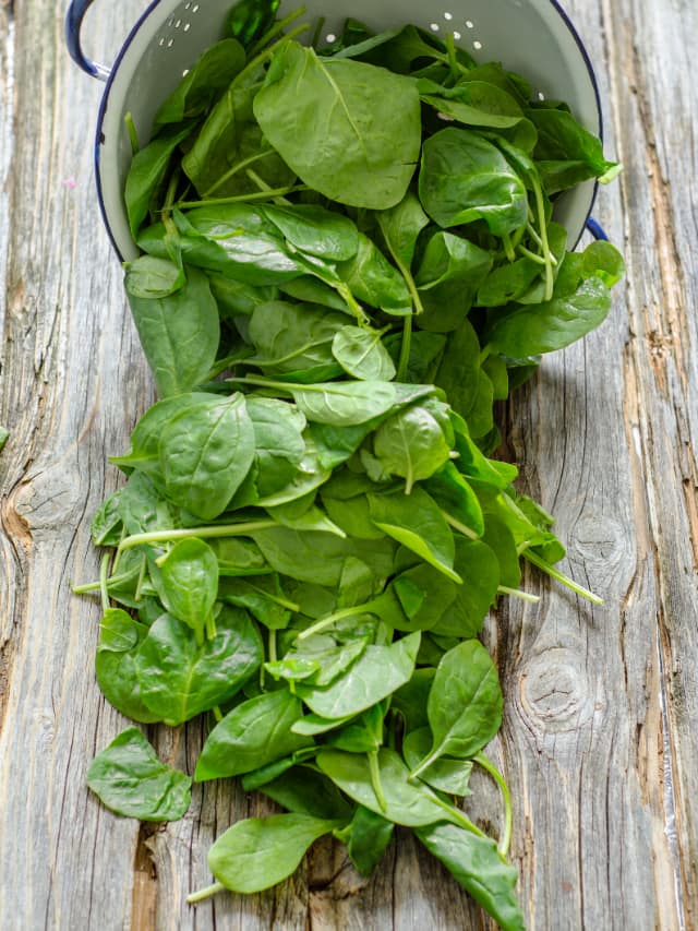 spinach-health-risks-for-specific-medical-conditions