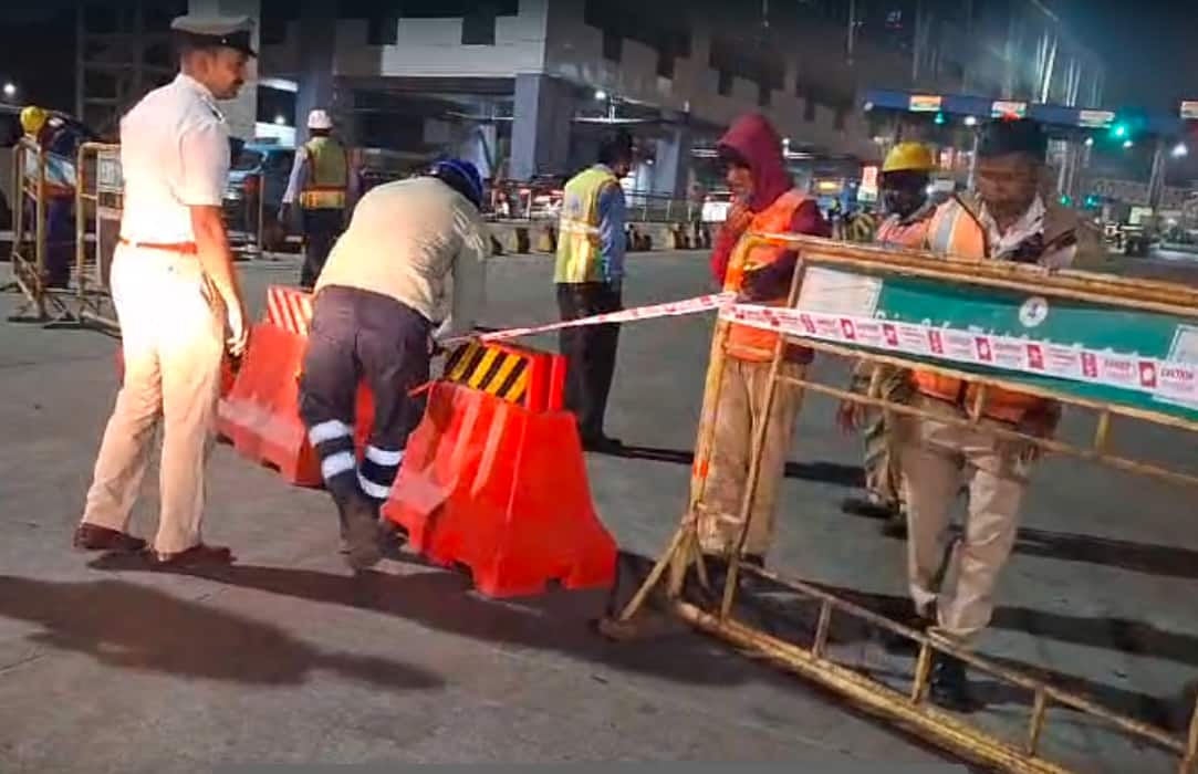 Bengaluru New year party precautionary measure police closed the flyover roads ckm