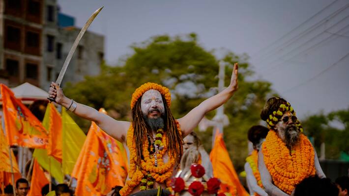 Shri-Shambhu-Panch-Dashnam-Atal-Akhara-reaches-Prayagraj-Mahakumbh-2025