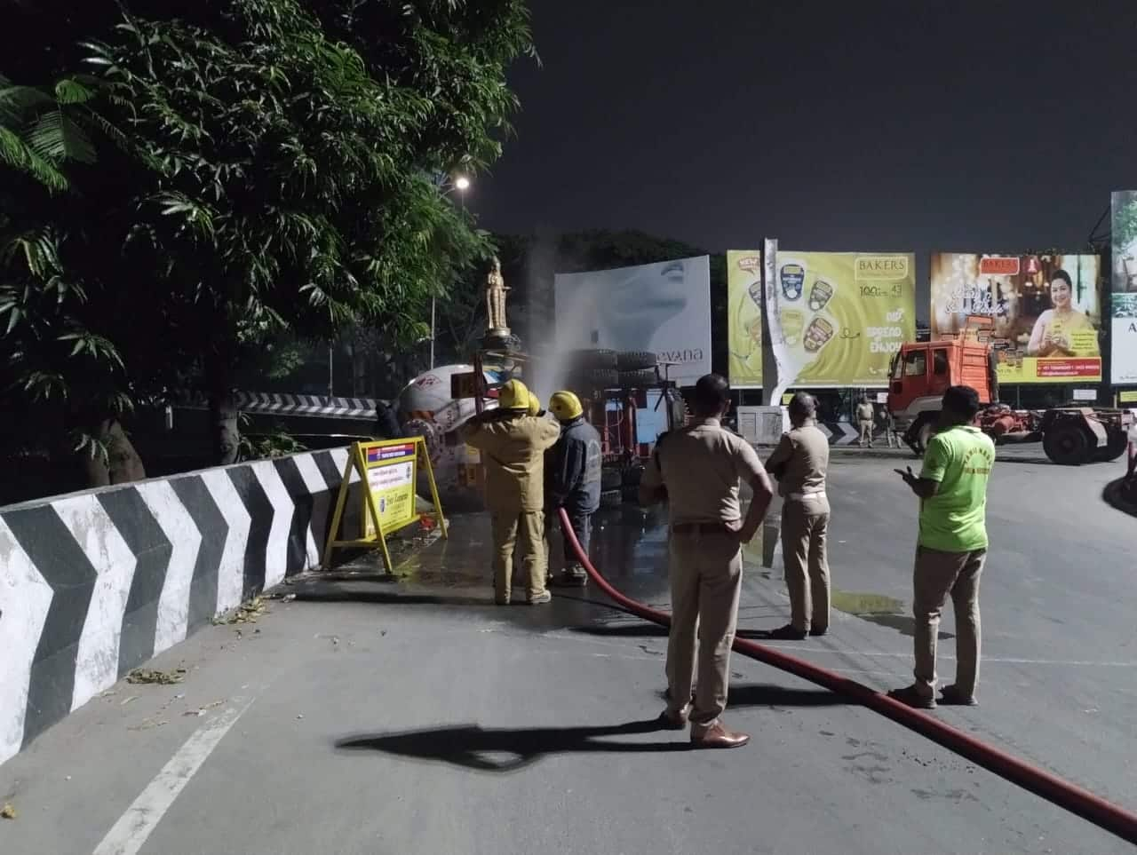 Gas leak from lorry involved in accident in Coimbatore creates tension KAK