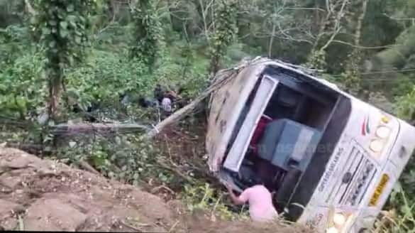 KSRTC bus on tourist trip accident at Pullupara