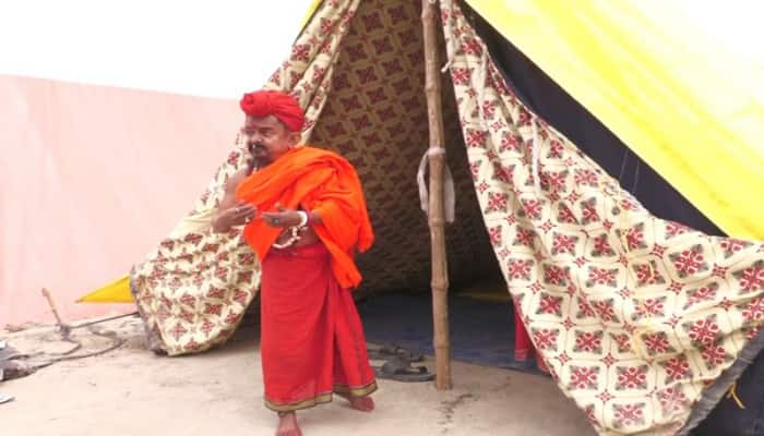 Maha Kumbh 2025: 3'8 tall 'Chhotu Baba', who hasn't bathed in 32 years is the talk of the town. His story