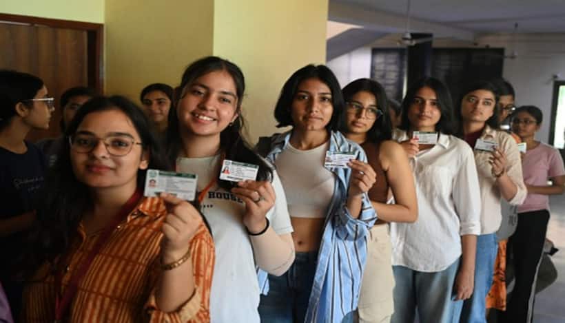 Sudden rush to register as Delhi voters due to AAP's pro women scheme? EC orders scrutiny